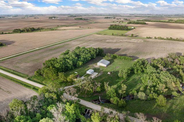 27884 560th Avenue, Austin, MN 55912