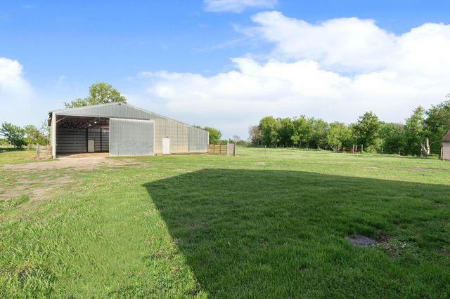 27884 560th Avenue, Austin, MN 55912