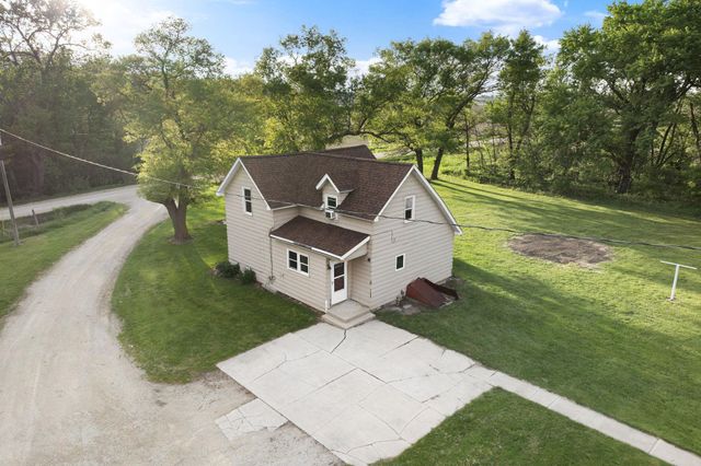 27884 560th Avenue, Austin, MN 55912