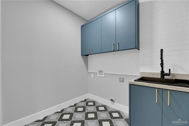 3001 N Alyna Avenue, Edinburg, TX 78541