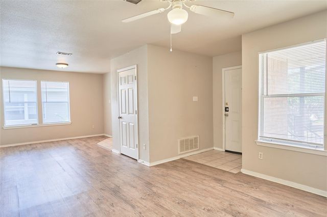 2214 Katy LN D, Georgetown, TX 78626