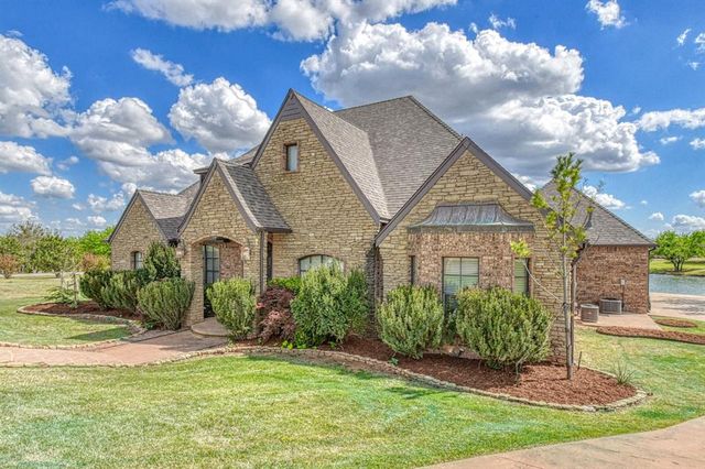 2293 Cottage Lane, Blanchard, OK 73010