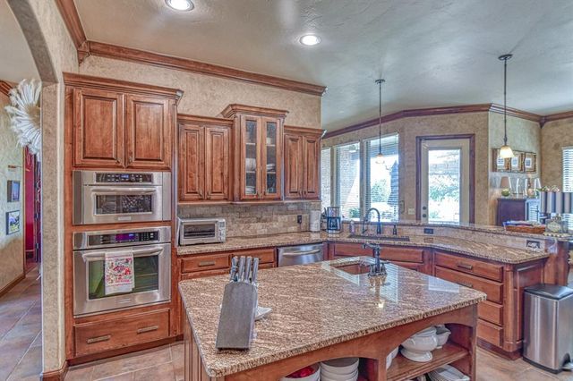2293 Cottage Lane, Blanchard, OK 73010