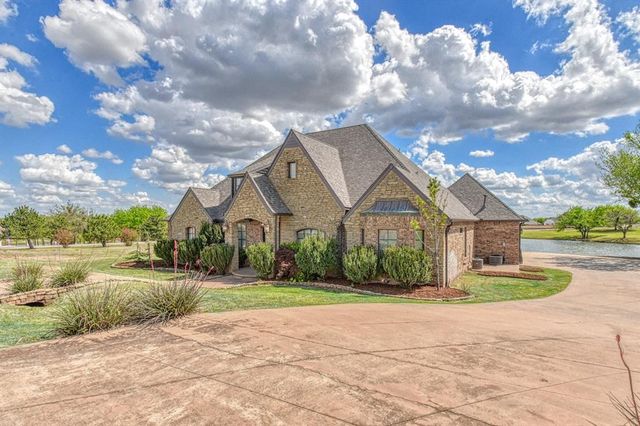 2293 Cottage Lane, Blanchard, OK 73010