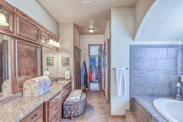 2293 Cottage Lane, Blanchard, OK 73010
