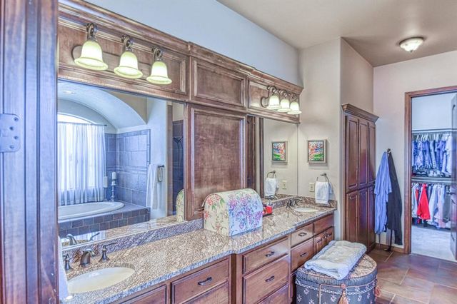 2293 Cottage Lane, Blanchard, OK 73010