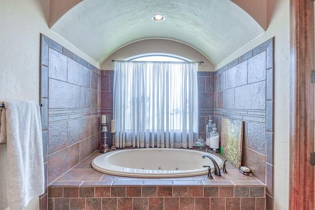 2293 Cottage Lane, Blanchard, OK 73010