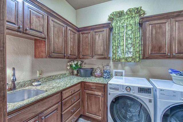 2293 Cottage Lane, Blanchard, OK 73010
