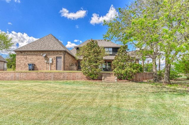 2293 Cottage Lane, Blanchard, OK 73010