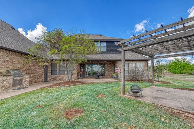 2293 Cottage Lane, Blanchard, OK 73010