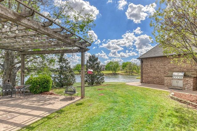 2293 Cottage Lane, Blanchard, OK 73010