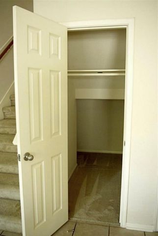 18 Milepost Court, The Woodlands, TX 77382