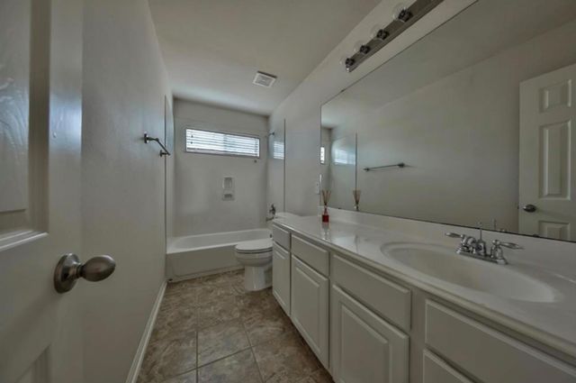 18 Milepost Court, The Woodlands, TX 77382