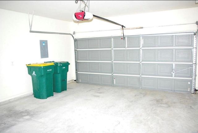 18 Milepost Court, The Woodlands, TX 77382