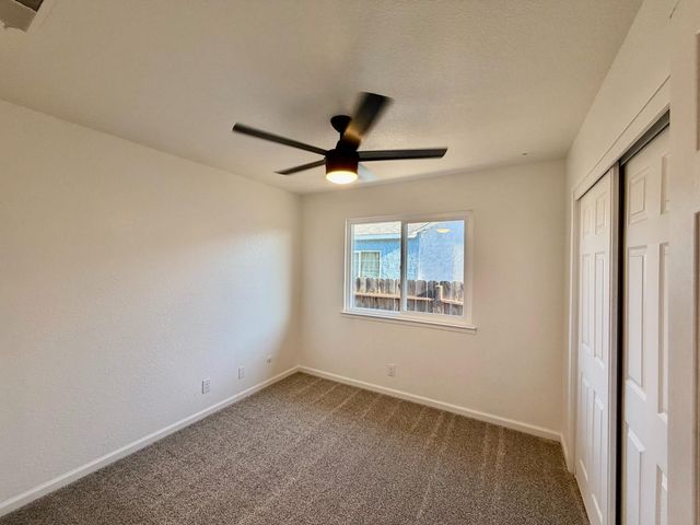 5204 7th St, Keyes, CA 95328