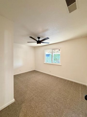 5204 7th St, Keyes, CA 95328
