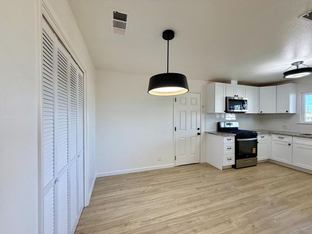 5204 7th St, Keyes, CA 95328