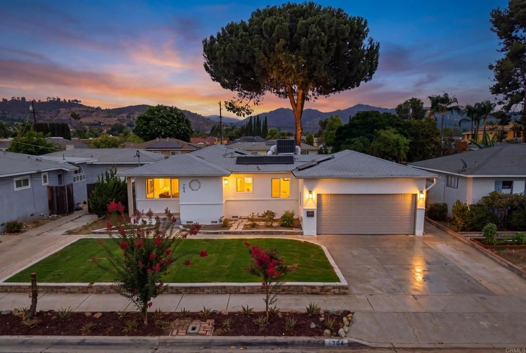 704 Goldenrod Street, Escondido, CA 92027 — exterior