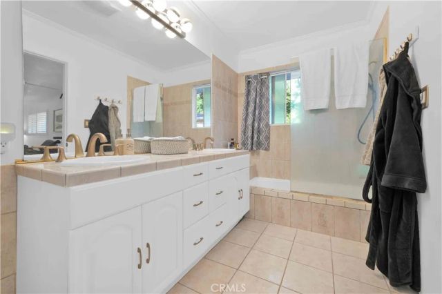 4771 Excelente Drive, Woodland Hills, CA 91364