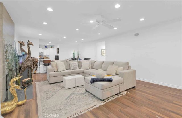 4771 Excelente Drive, Woodland Hills, CA 91364