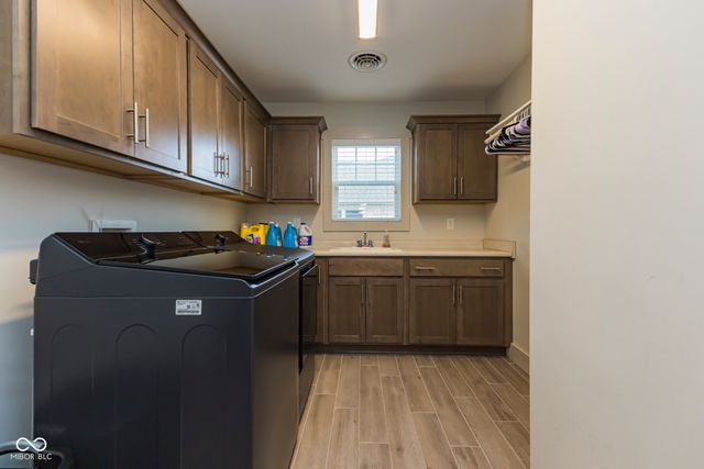 5513 W Sawgrass Way, Muncie, IN 47304