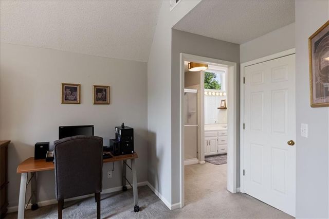 15481 S Wyandotte Drive, Olathe, KS 66062