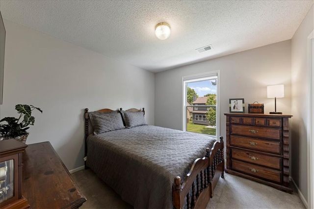 15481 S Wyandotte Drive, Olathe, KS 66062