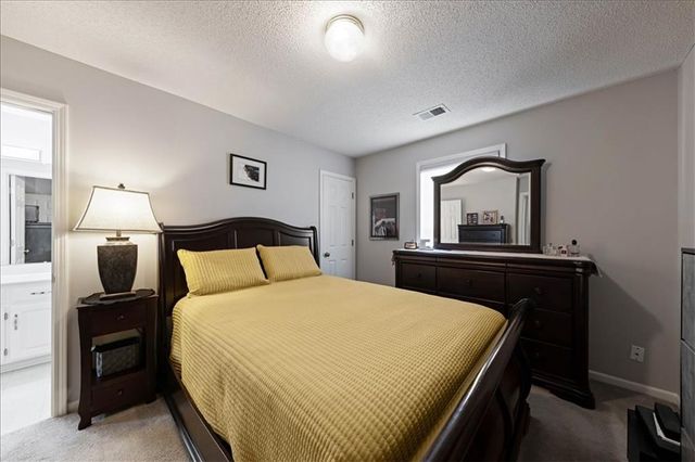 15481 S Wyandotte Drive, Olathe, KS 66062