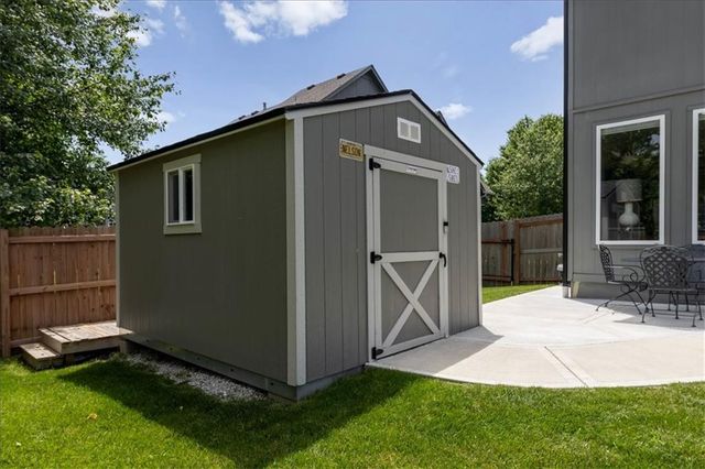 15481 S Wyandotte Drive, Olathe, KS 66062