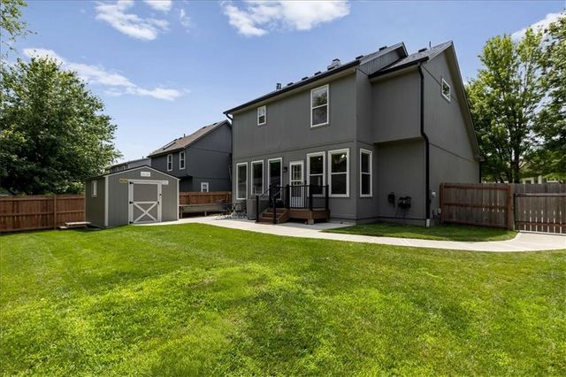 15481 S Wyandotte Drive, Olathe, KS 66062