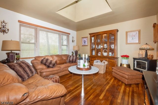 22 Holiday Dr, Hopatcong Boro, NJ 07843