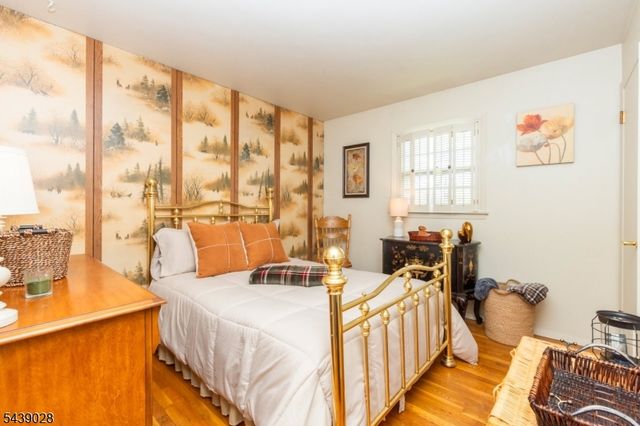 22 Holiday Dr, Hopatcong Boro, NJ 07843