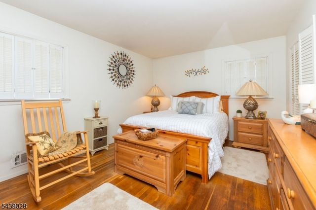 22 Holiday Dr, Hopatcong Boro, NJ 07843
