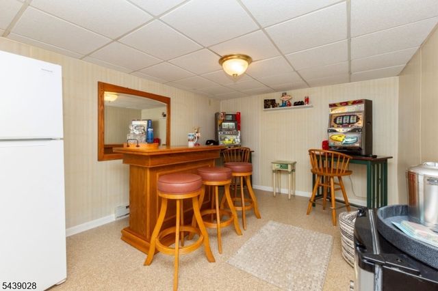 22 Holiday Dr, Hopatcong Boro, NJ 07843