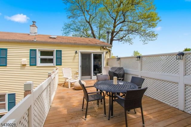 22 Holiday Dr, Hopatcong Boro, NJ 07843