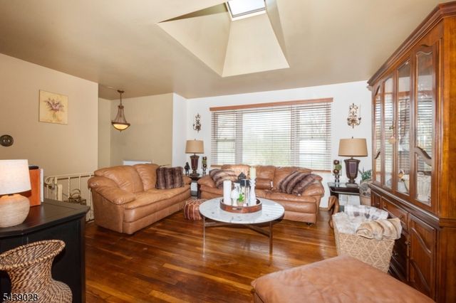 22 Holiday Dr, Hopatcong Boro, NJ 07843