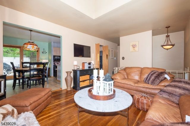 22 Holiday Dr, Hopatcong Boro, NJ 07843