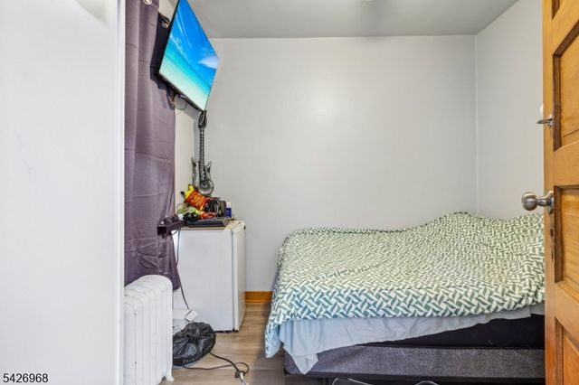 390 Delano Pl, Fairview Boro, NJ 07022