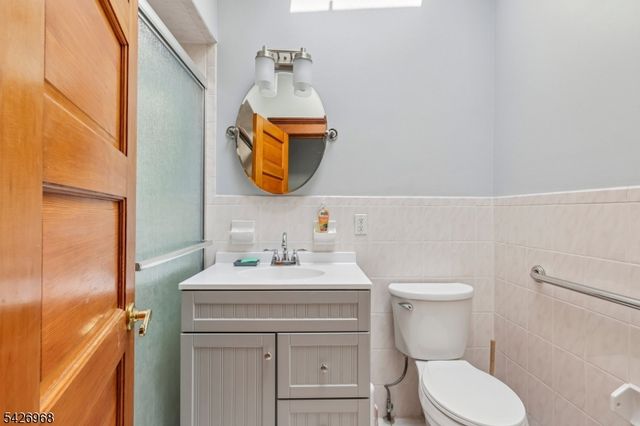 390 Delano Pl, Fairview Boro, NJ 07022