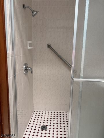 390 Delano Pl, Fairview Boro, NJ 07022