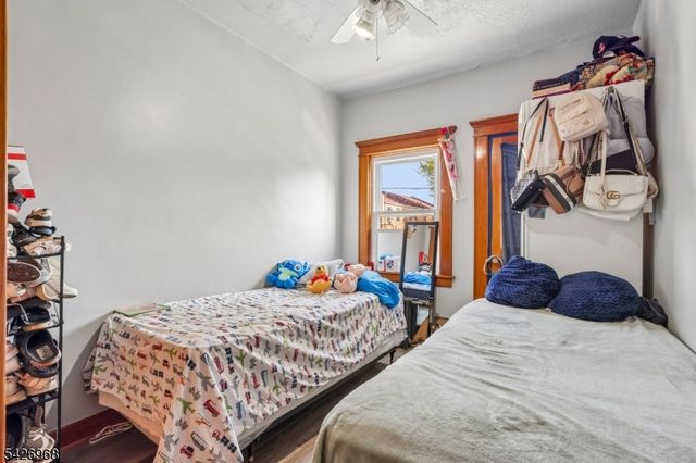 390 Delano Pl, Fairview Boro, NJ 07022