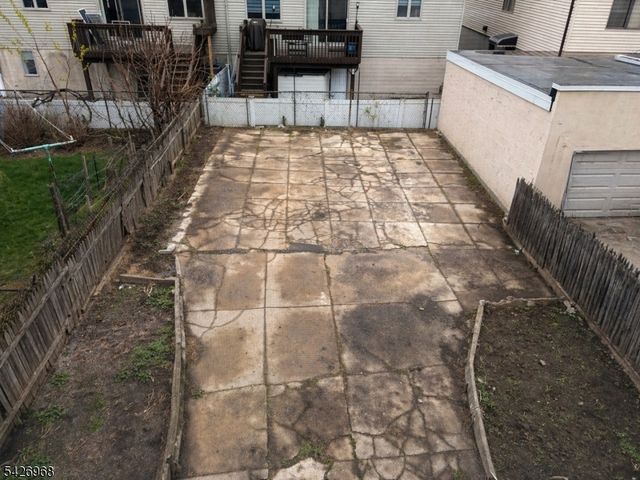 390 Delano Pl, Fairview Boro, NJ 07022