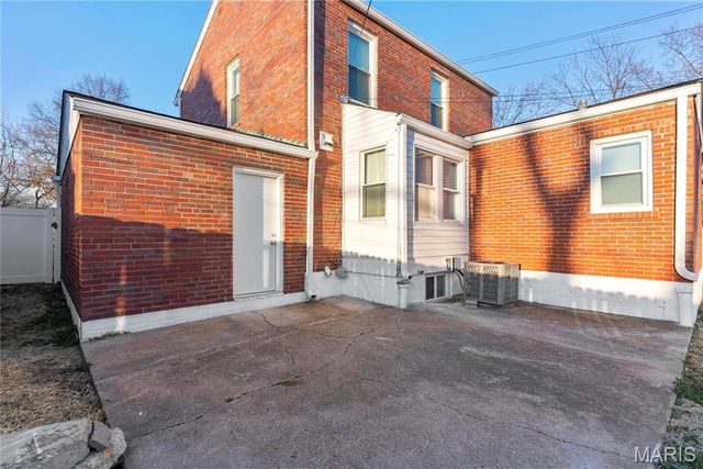 6700 Julian Avenue, University City, MO 63130