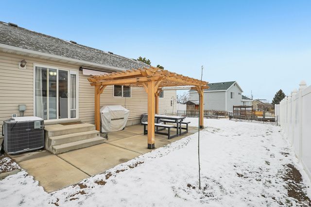 6057 W MINERS MESA DR, West Jordan, UT 84081