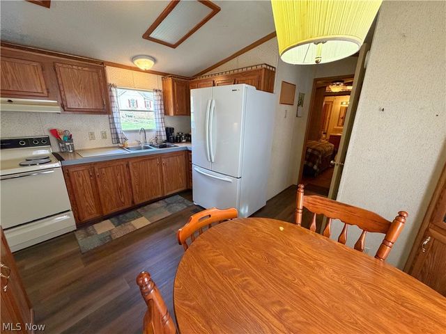 54290 Pipe Creek Road, Jacobsburg, OH 43933