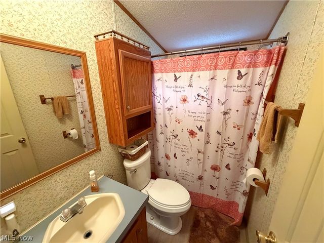 54290 Pipe Creek Road, Jacobsburg, OH 43933