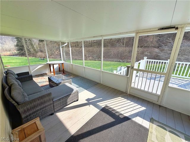 54290 Pipe Creek Road, Jacobsburg, OH 43933