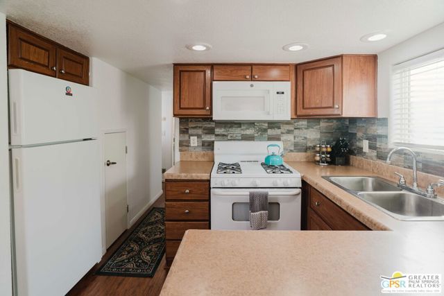 70200 Dillon Road 334, Desert Hot Springs, WA 99241