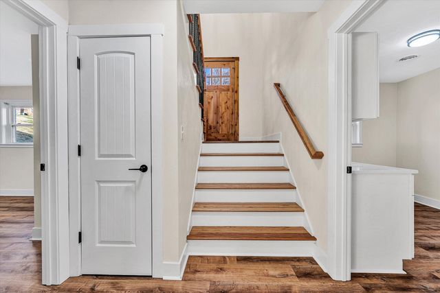 227 Hunters Trail TRL, Troutville, VA 24175