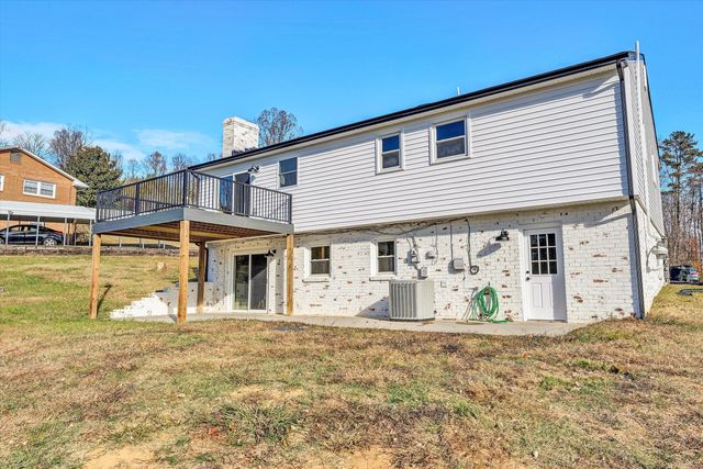 227 Hunters Trail TRL, Troutville, VA 24175
